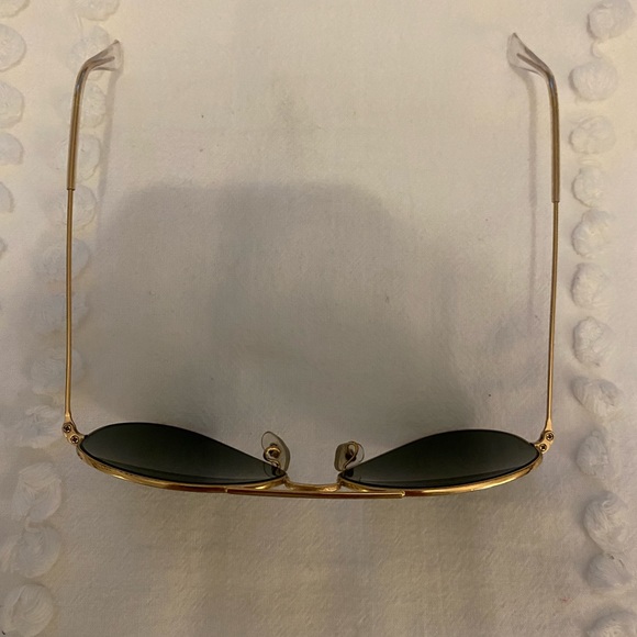 Ray-Ban Aviator Classic Sunglasses - Picture 3 of 5
